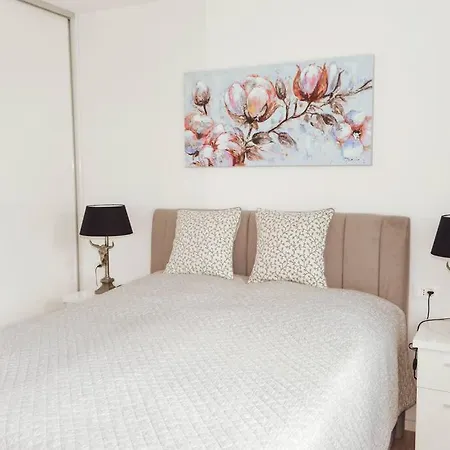 Seaview, Mountains And Sunrise Apartment Makarska